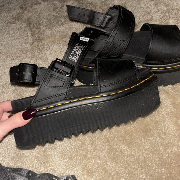 Black doc marten platform sandals - Picture 3 of 3